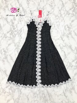 Laboutique Dress เดรสสายเดี่ยวคอวีแสนสวย