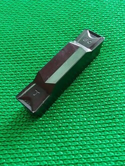 เม็ดมีดกลึง,เม็ดมีดอินเสริท