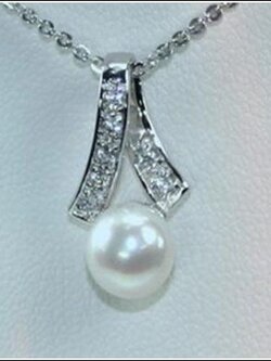 สร้อยและจี้ไข่มุกแท้