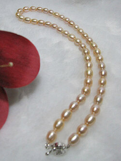 สร้อยคอไข่มุกแท้ เม็ดรี สีส้ม