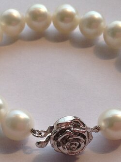 สร้อยข้อมือไข่มุกแท้ 9-10 มิล AAA