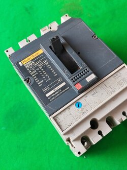 เบรกเกอร์ Merlin Gerin รุ่น NS100N ขนาด 80A