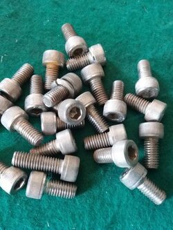 น็อตสแตนเลสหัวจม ขนาด M8 คละความยาว ความยาวเริ่มที่ 20 มม.