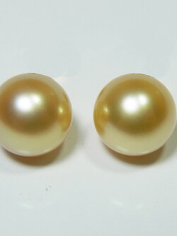 ไข่มุกเม็ดเดี่ยวคู่ south sea ขนาด 9-10 มิล กลม สีทอง เกรด AAA