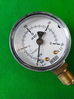 เกจวัดแรงดันไฮดรอลิก ยี่ห้อ WIKA ขนาด 2 นิ้ว รับแรงดันได้ 400 บาร์ ของใหม่เหลือจากการใช้งาน