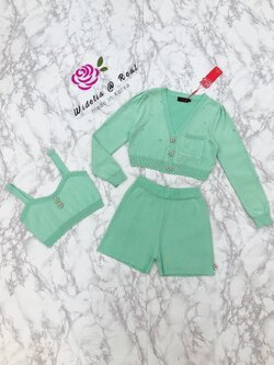 Korea Set 3 ชิ้น มีเสื้อคลุม+เสื้อครอปสายเดี่ยว+กางเกงขาสั้นเอวสูง (เขียว)