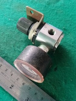 ปรับแรงดันลมพร้อมเกจ KOGANEI