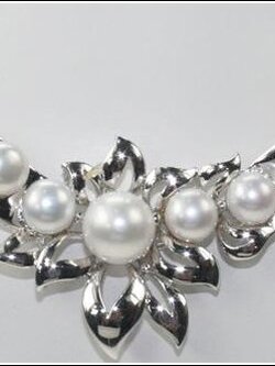 สร้อยคอไข่มุกแท้ร้อยกับจี้ ดีไซเก๋