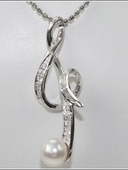 สร้อยและจี้ไข่มุกแท้ รูปตัวโน๊ตดนตรี