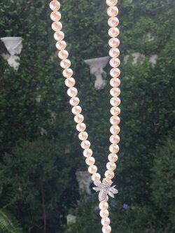 สร้อยคอไข่มุกแท้ สวย เงา top grade พร้อมตัวเกี่ยวผึ้งน้อย สวย น่ารักมากๆค่ะ