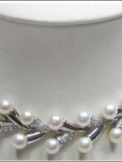 สร้อยคอไข่มุกแท้ แบบตัวเรือนเป็นก้านดอกไม้