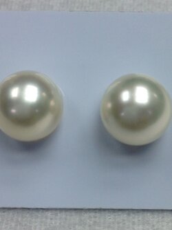 ไข่มุกเม็ดคู่ south sea ขนาด 10-11 มิล กลม สีขาวอมชมพูออกครีมนิดๆ เกรด AA++-AAA