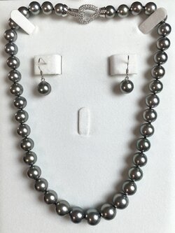 เซ็ตสร้อยคอไข่มุกและต่างหู south sea ขนาด 8-10.8 มิล กลมสนิท สีดำเทา