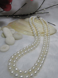 สร้อยคอไข่มุกแท้ 8x9 มิล เม็ดรี สีขาว แบบ 2 เส้น AAA