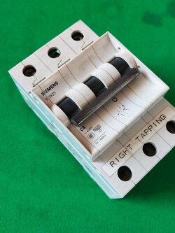 เซอร์กิตเบรกเกอร์