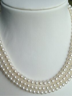 สร้อยคอไข่มุกแท้ 6-7 มิล กลม สีขาว 3 ชั้น AAA