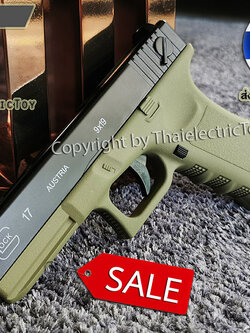 ปืนอัดลมเหล็ก Glock 17 สีทูโทน ชักยิงทีล่ะนัด ลำกล้องยาว 7 นิ้ว หนัก 668 กรัม ใช้ลูกกระสุนพลาสติก 6 มิล