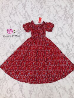 Kloset Maxi dress แม็กซี่เดรสตัวยาวแสนสวย (พื้นแดง)