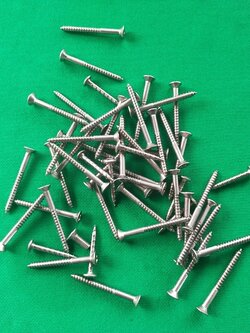 สกรูเกลียวหัวเตเปอร์แฉกสแตนเลส แบบคละขนาด มีขนาด 3 มิล ยาว 11-36 มิล ของใหม่