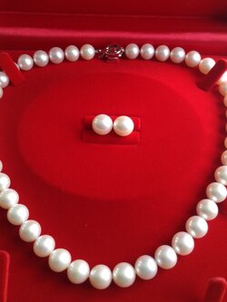 ชุดไข่มุกแท้ สร้อยคอ และ ต่างหูมุกกลม ขนาด 10-11 มิล AAA