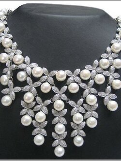 สร้อยคอไข่มุกแท้ แบบขึ้นตัวเรือน ระย้า