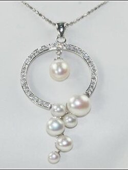 สร้อยและจี้ไข่มุกแท้