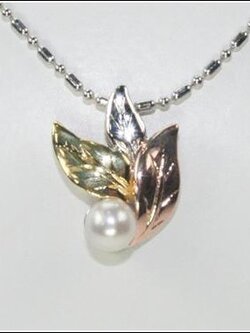 สร้อยและจี้ไข่มุกแท้