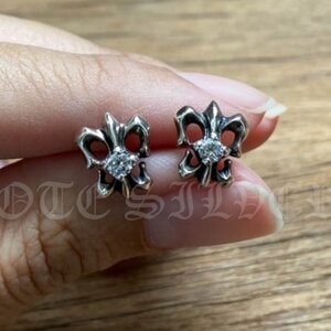 ต่างหูเงินแท้ เฟลอร์เดอลีส ฝังเพชร Sterling Silver 925 NSER394