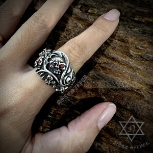 แหวนเงินแท้ กะโหลกพลอยตาสีแดง Sterling Silver 925 NSRG48