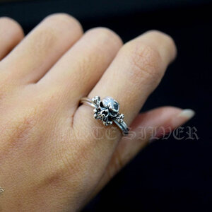 แหวนเงินแท้ กะโหลกเล็กกระดูกไขว้ Sterling Silver 925 NSRG2064