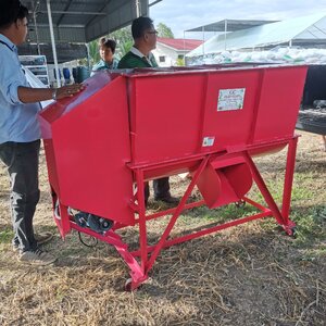 เครื่องผสมขนาด 150 กิโลพร้อมใช้ ส่ง แพร่ บริการผลิตและจำหน่าย เครื่องอัดเม็ด เครื่องตีป่น เครื่องบดละเอียด เครื่องผสมอาหาร เครื่องผสมปุ๋ย สายพานลำเลียง และ สกรูลำเลียง ราคาถูก