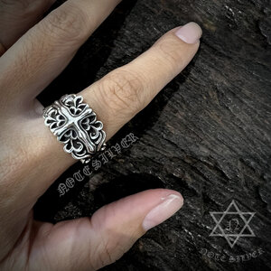 แหวนเงินแท้ สไตล์กอธิก ทรงเล็ก Gothic Sterling Silver 925 NSRG876