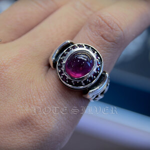 แหวนเงินแท้ฝังทับทิมมาดากัสการ์ สีโอเล่ ล้อมด้วยทับทิมสยาม Sterling Silver 925 NSRG2779