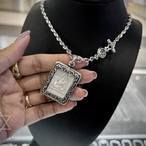 กรอบพระสไตล์หลุยส์ พร้อมพระ องค์สีขาว พิมพ์สมเด็จวัดปากน้ำ แท้ Sterling Silver925 NSSV948