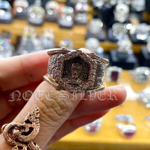 กรอบแหวนหลวงพ่อรวยเนื้อพิ้งค์โกลด์แท้ 18K หน้าทรง 6 เหลี่ยม ฝังเพชรแท้ล้อมหน้าและบ่าข้าง NSPG1510