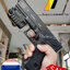 ปืนอัดลมพลาสติก Glock 17 ชักยิงทีล่ะนัด ลำกล้องยาว 7.5 นิ้ว หนัก 239 กรัม มีไฟฉายและเลเซอร์ ใช้ลูกกระสุนพลาสติก 6 มิล