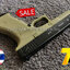 ปืนอัดลมเหล็ก Glock 17 สีทูโทน ชักยิงทีล่ะนัด ลำกล้องยาว 7 นิ้ว หนัก 668 กรัม ใช้ลูกกระสุนพลาสติก 6 มิล