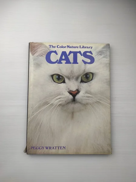 The color Nature Library CATS