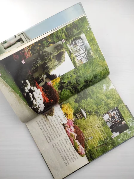 เบอร์ลิน สิ้นกำแพง หนังสือที่รวบรวม image 4 เบอร์ลิน สิ้นกำแพง หนังสือที่รวบรวม image 4